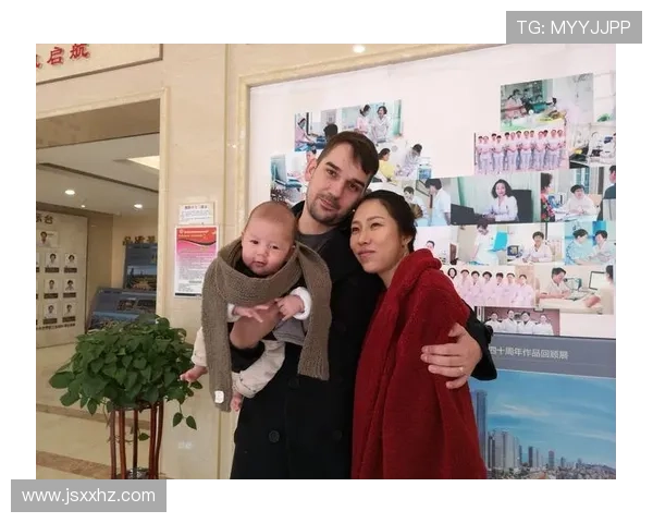 企业家王子清与妻子甜蜜合影曝光 展现幸福家庭生活的温馨瞬间